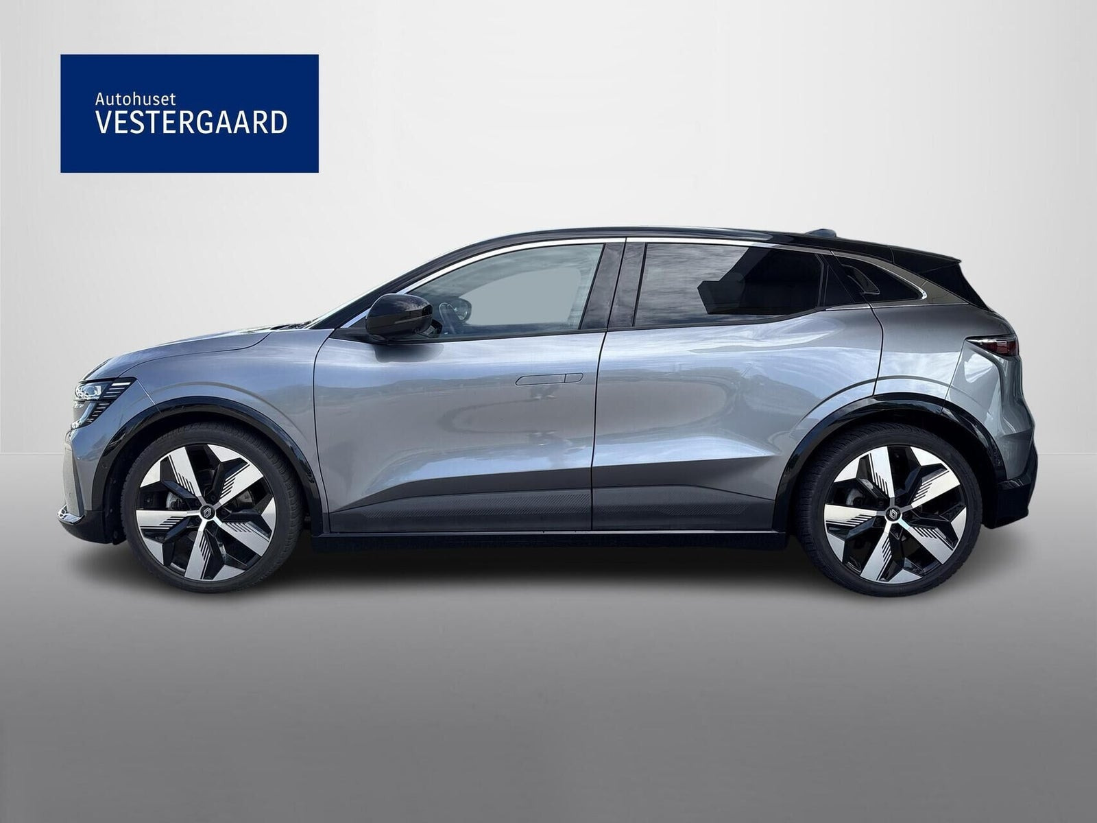 Grå Renault Megane E-Tech fra 2023