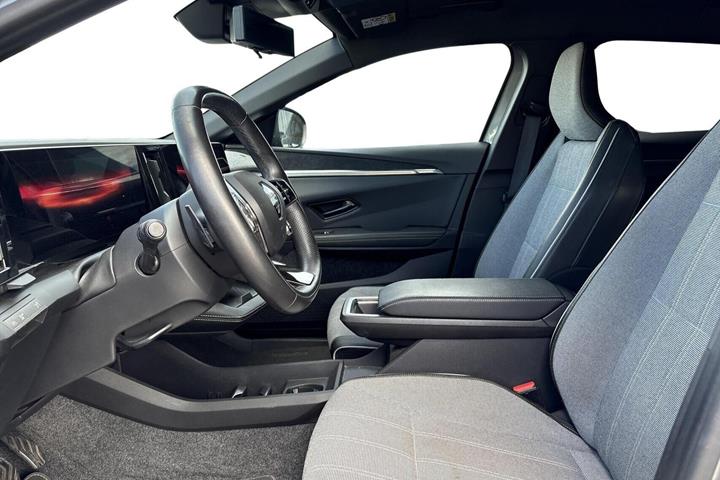 Grå Renault Megane E-Tech fra 2023