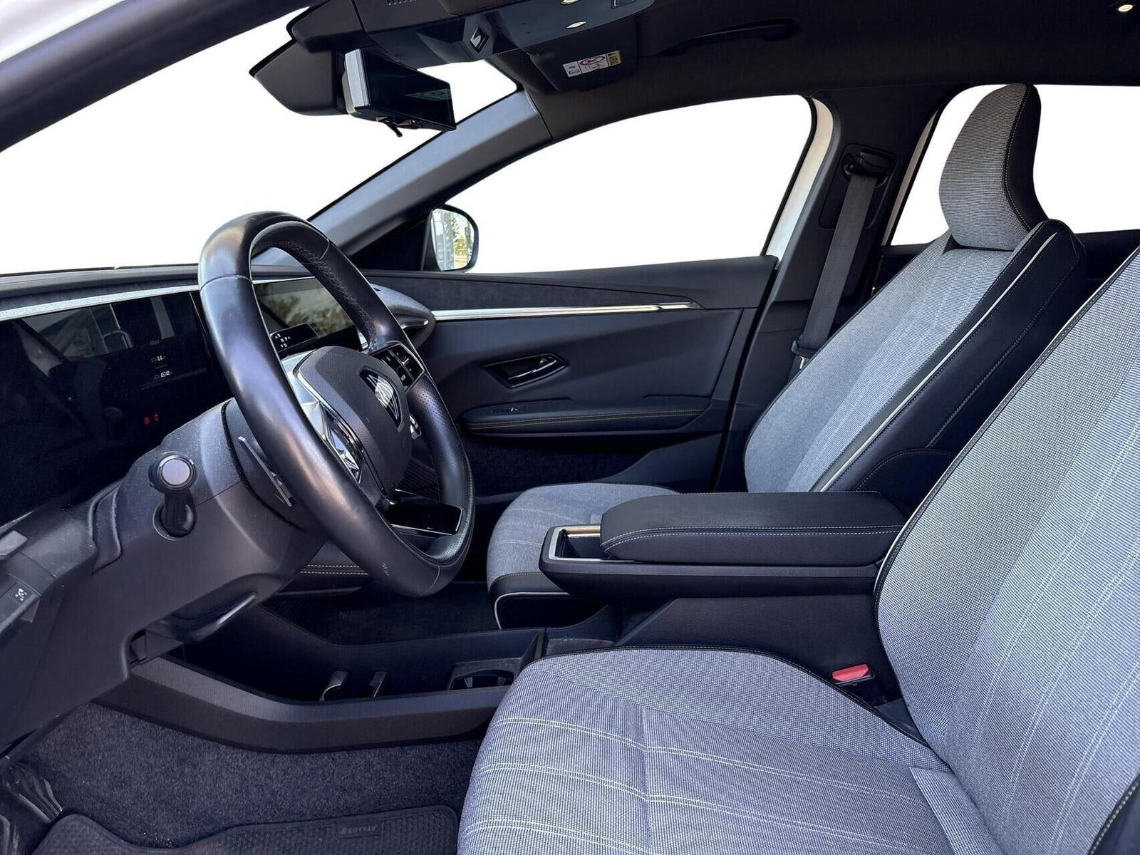 Hvid Renault Megane E-Tech fra 2023