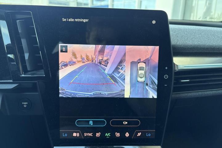 Hvid Renault Megane E-Tech fra 2023