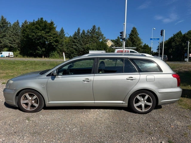undefined Toyota Avensis fra 2004