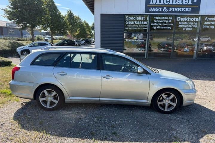 undefined Toyota Avensis fra 2004