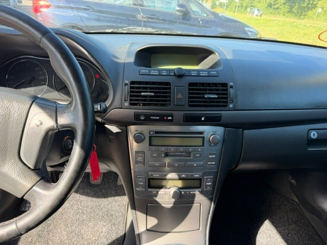 undefined Toyota Avensis fra 2004