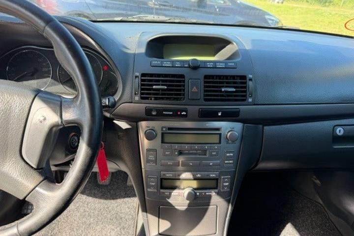 undefined Toyota Avensis fra 2004