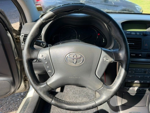 undefined Toyota Avensis fra 2004