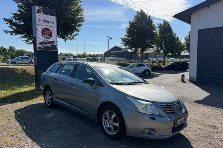 undefined Toyota Avensis fra 2010