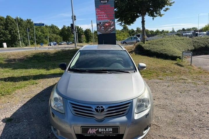 undefined Toyota Avensis fra 2010