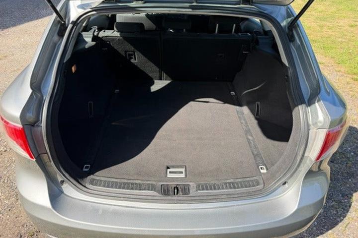 undefined Toyota Avensis fra 2010
