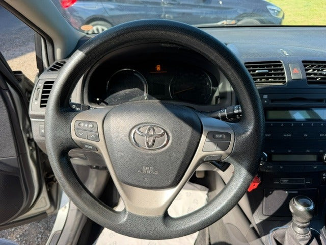 undefined Toyota Avensis fra 2010