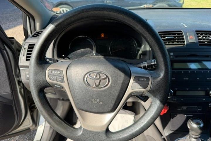 undefined Toyota Avensis fra 2010