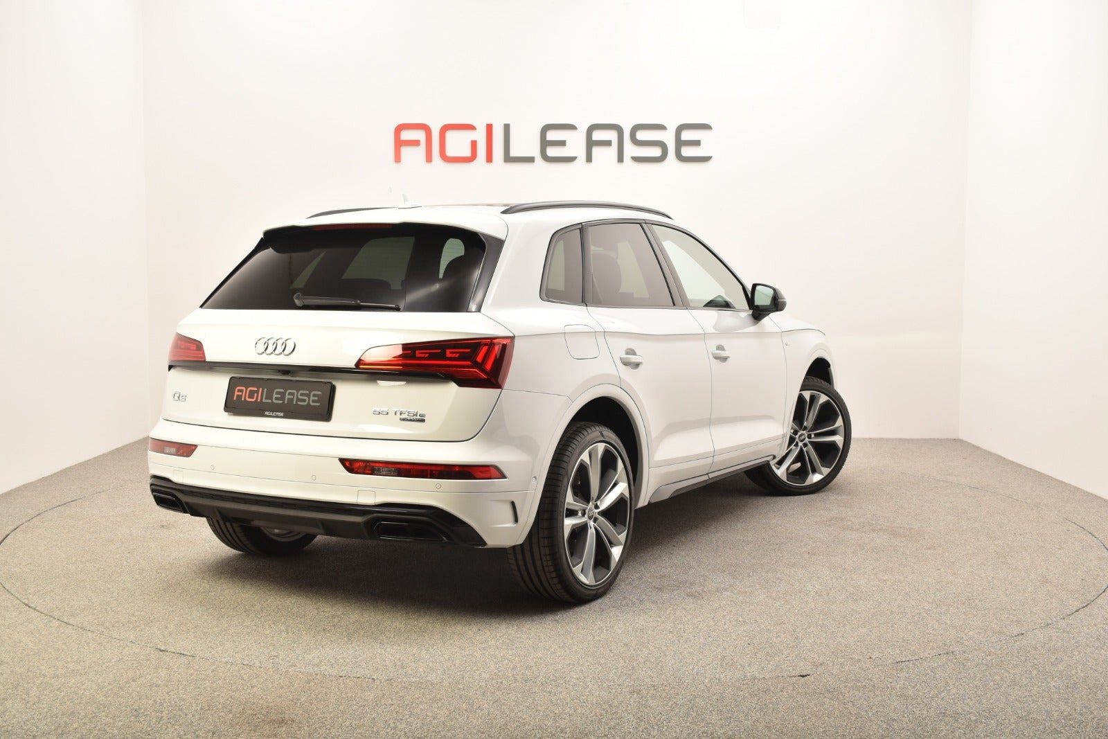 Hvid Audi Q5 fra 2021