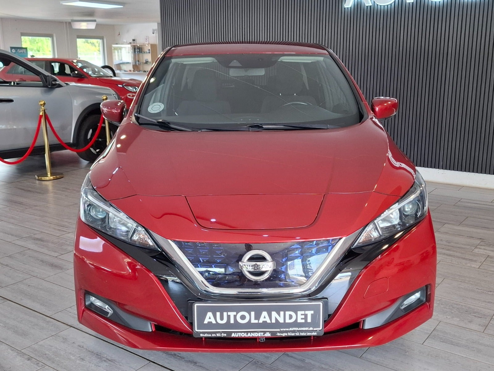Rød Nissan Leaf fra 2021