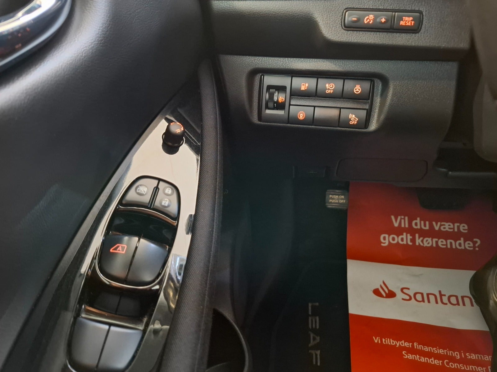 Rød Nissan Leaf fra 2021