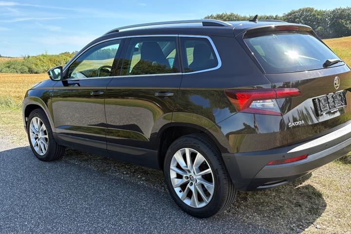 Brun Skoda Karoq fra 2019