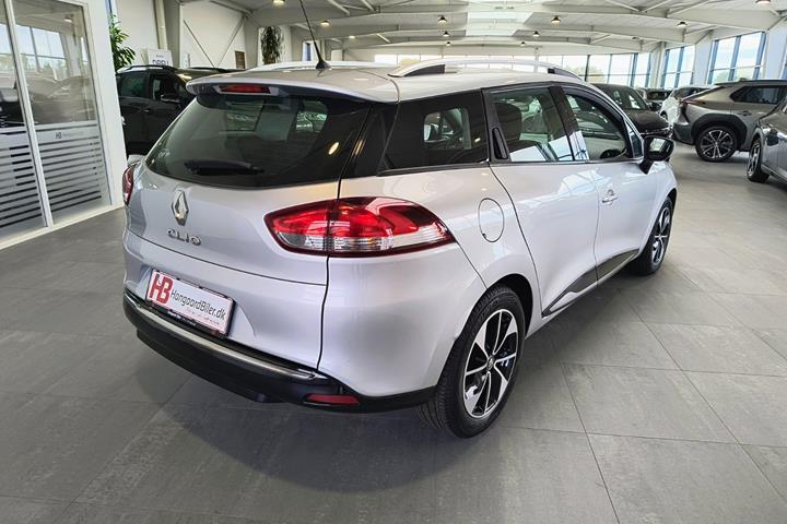 Sølv Renault Clio IV fra 2018