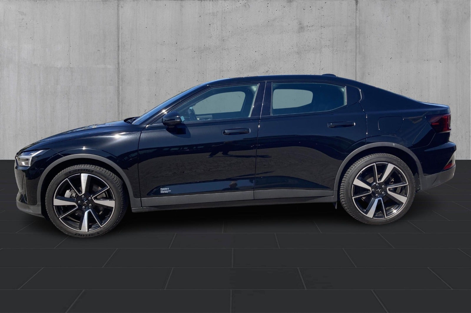 Sort Polestar 2 fra 2023