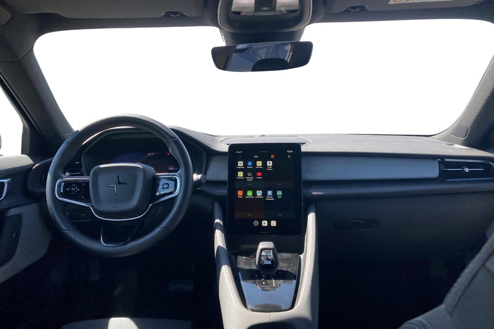 Sort Polestar 2 fra 2023
