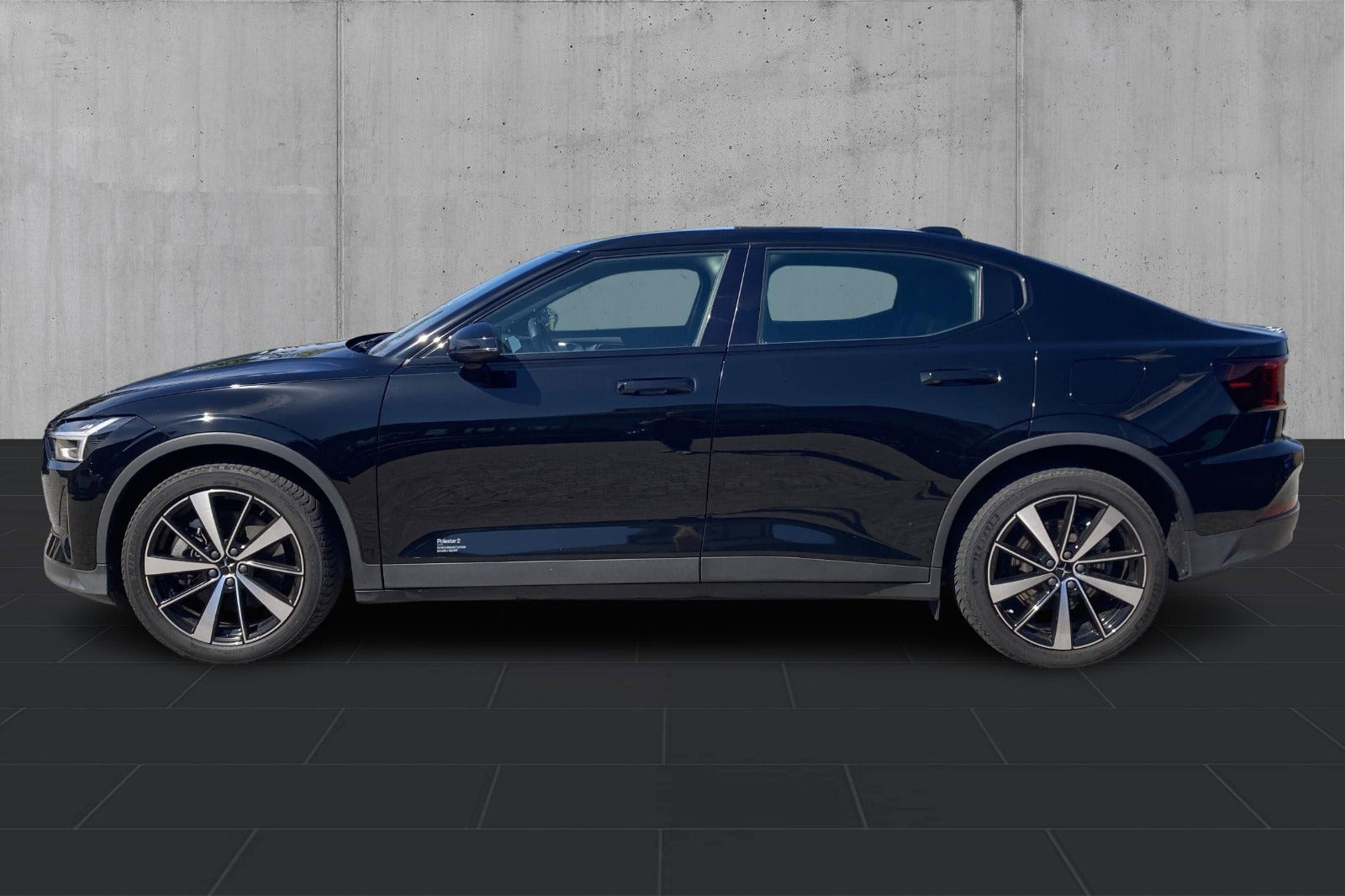 Sort Polestar 2 fra 2023