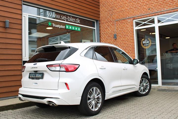 Hvid Ford Kuga fra 2021