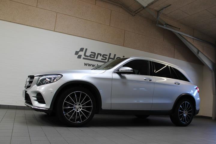 Sølv Mercedes GLC350 d fra 2018