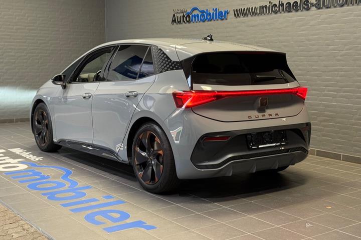 Grå Cupra Born fra 2023