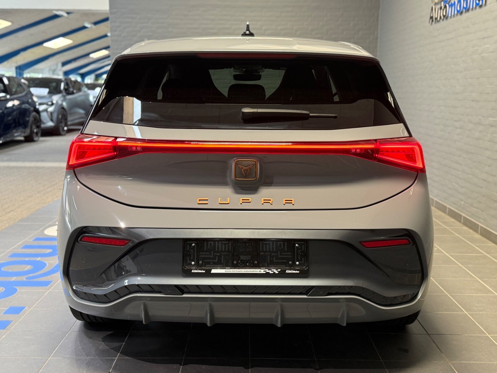 Grå Cupra Born fra 2023
