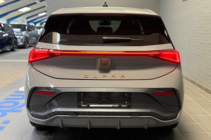 Grå Cupra Born fra 2023
