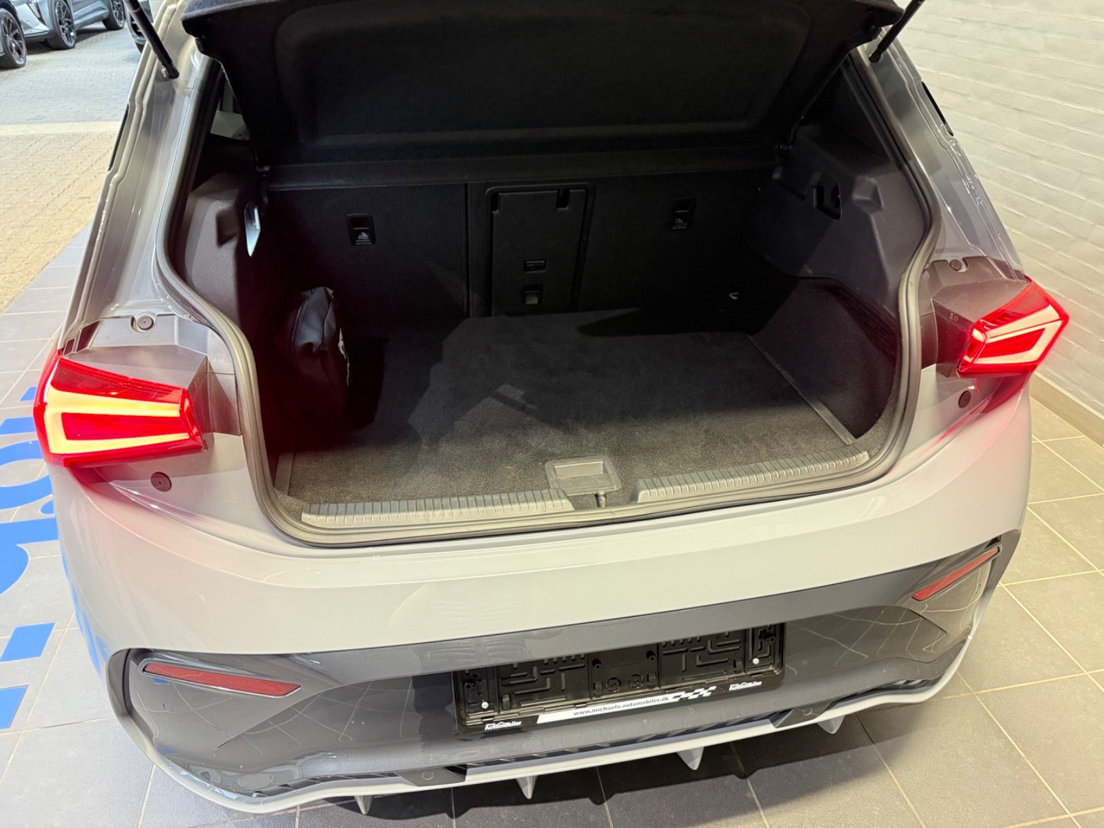 Grå Cupra Born fra 2023