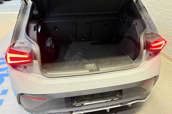 Grå Cupra Born fra 2023