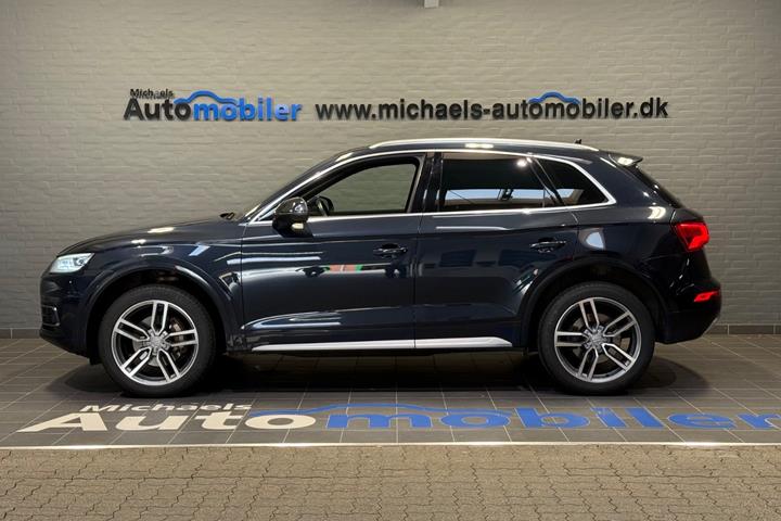 Blå Audi Q5 fra 2018