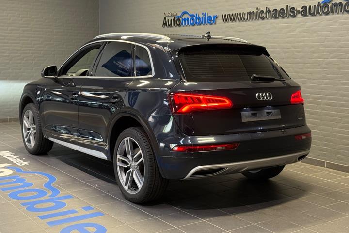 Blå Audi Q5 fra 2018