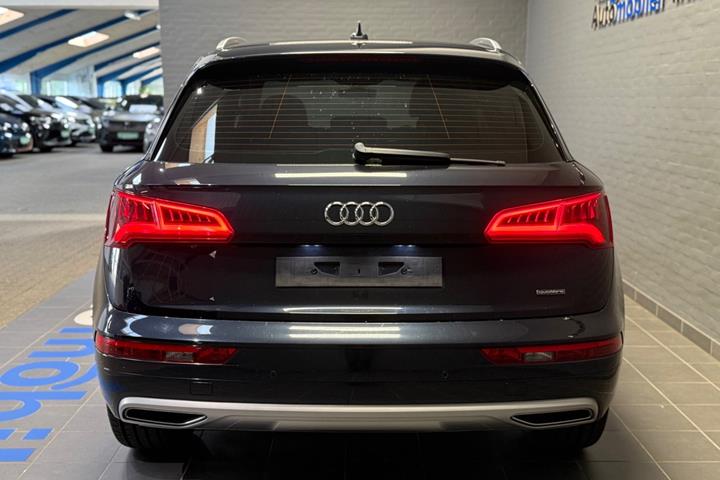 Blå Audi Q5 fra 2018
