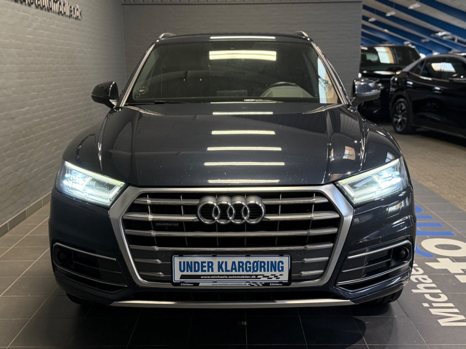 Blå Audi Q5 fra 2018