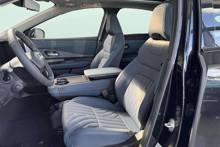 Sort Nissan Ariya fra 2026