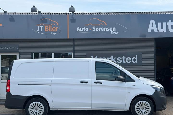 Hvid Mercedes eVito 112 fra 2024