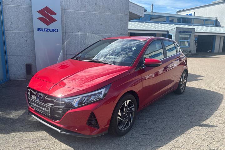 Rød Hyundai i20 fra 2022