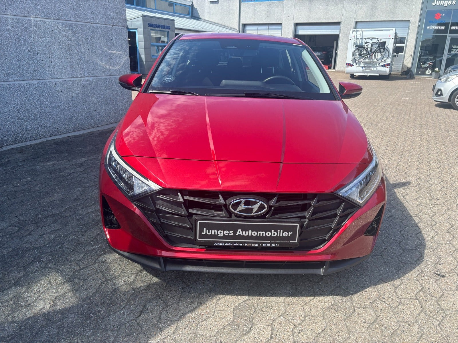 Rød Hyundai i20 fra 2022