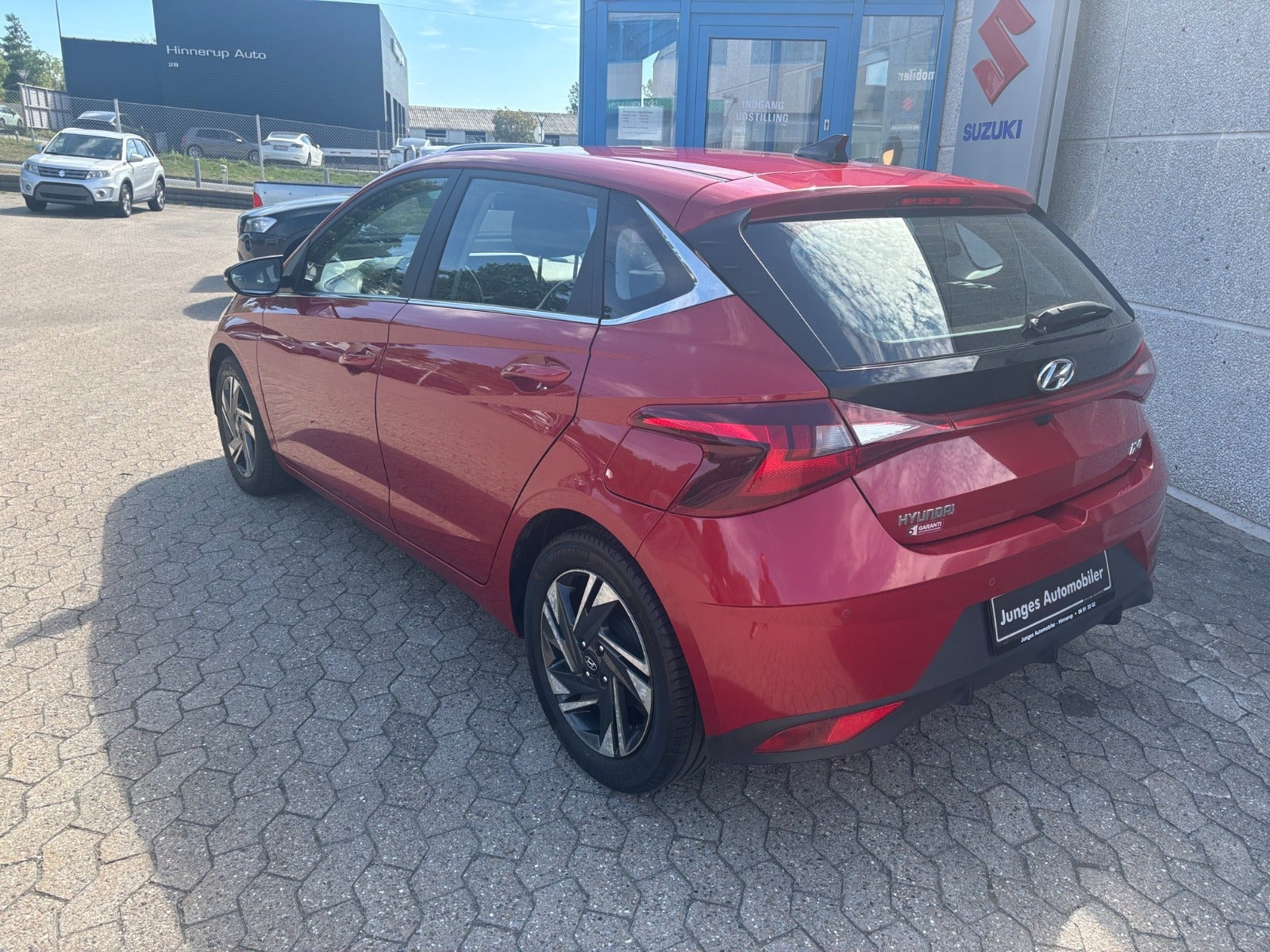 Rød Hyundai i20 fra 2022