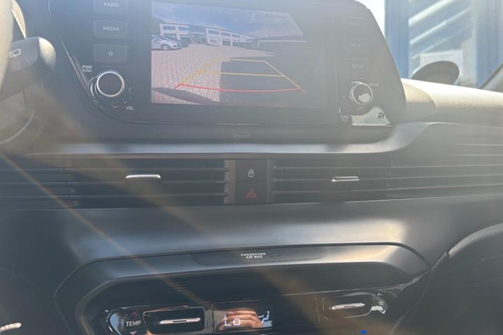 Rød Hyundai i20 fra 2022