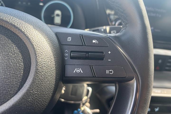 Rød Hyundai i20 fra 2022
