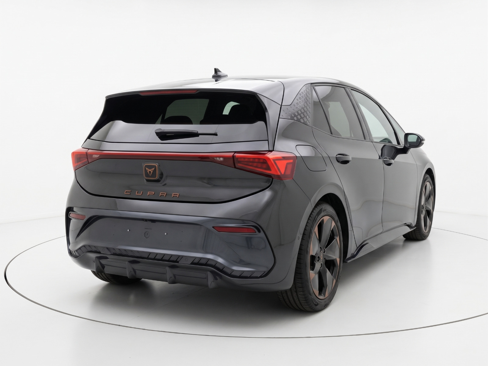 Grå Cupra Born fra 2022
