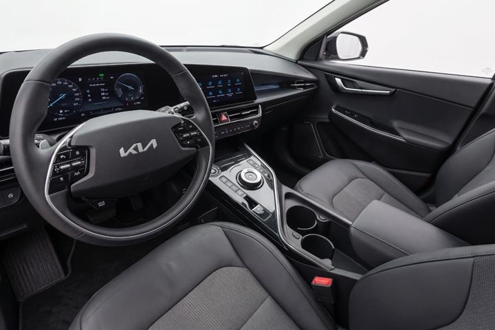 Sort Kia Niro fra 2023