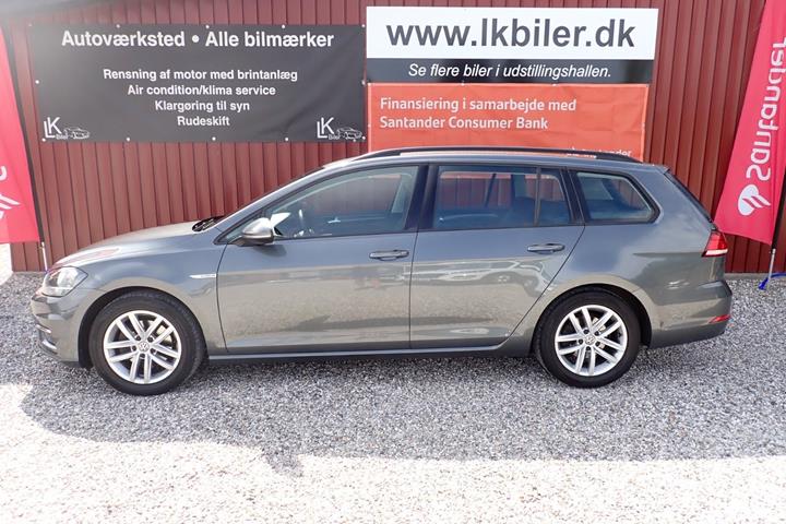 Grå VW Golf VII fra 2019