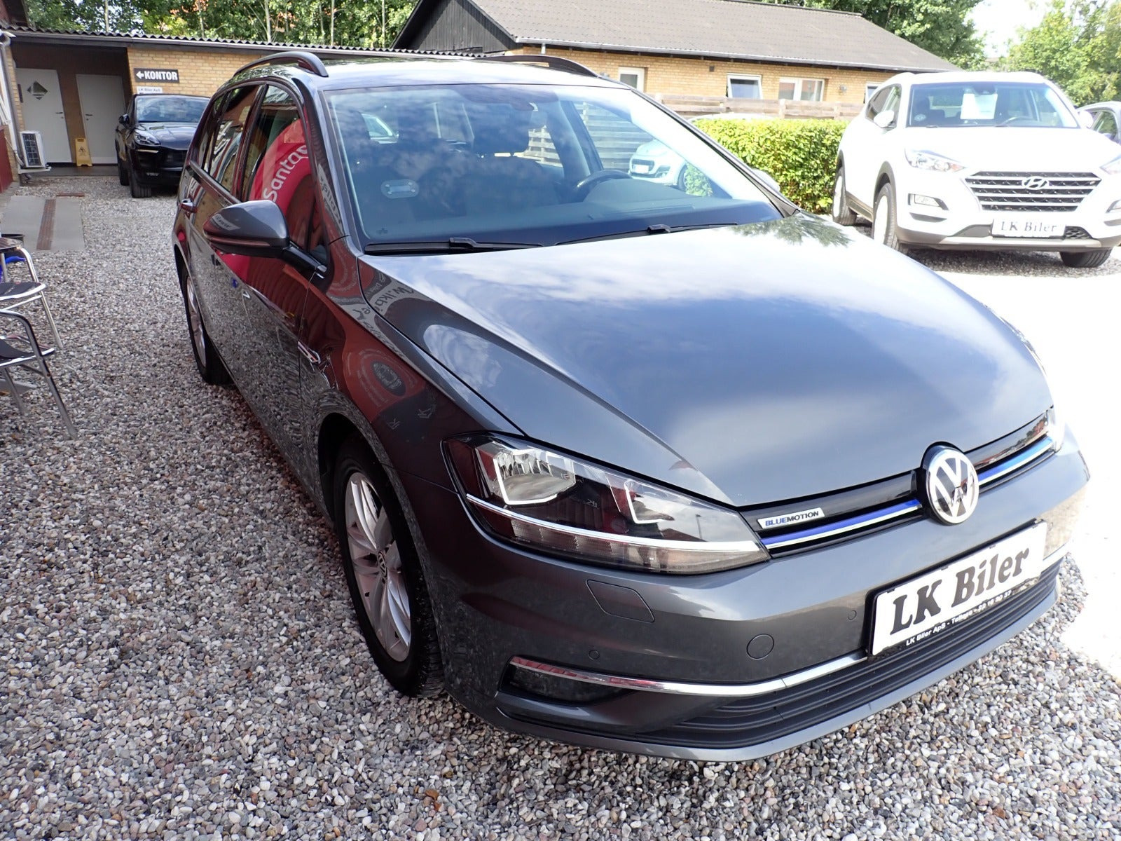 Grå VW Golf VII fra 2019
