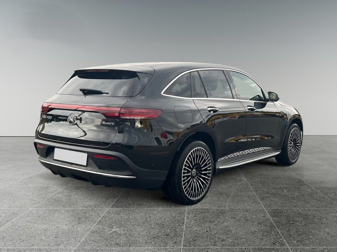 Sort Mercedes EQC400 fra 2023