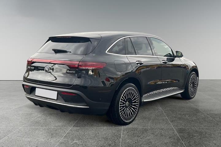 Sort Mercedes EQC400 fra 2023