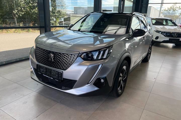 Grå Peugeot e-2008 fra 2022