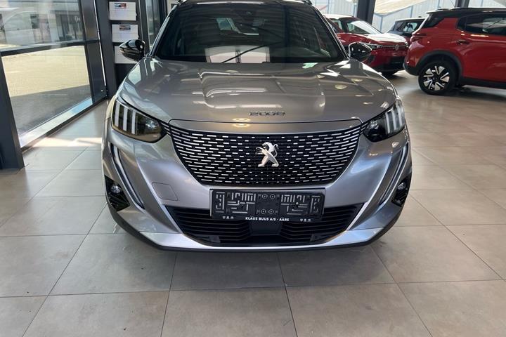 Grå Peugeot e-2008 fra 2022