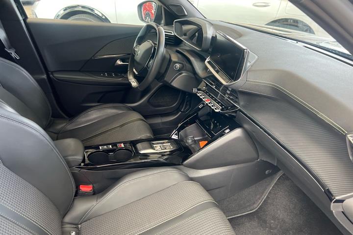 Sort Peugeot e-2008 fra 2022