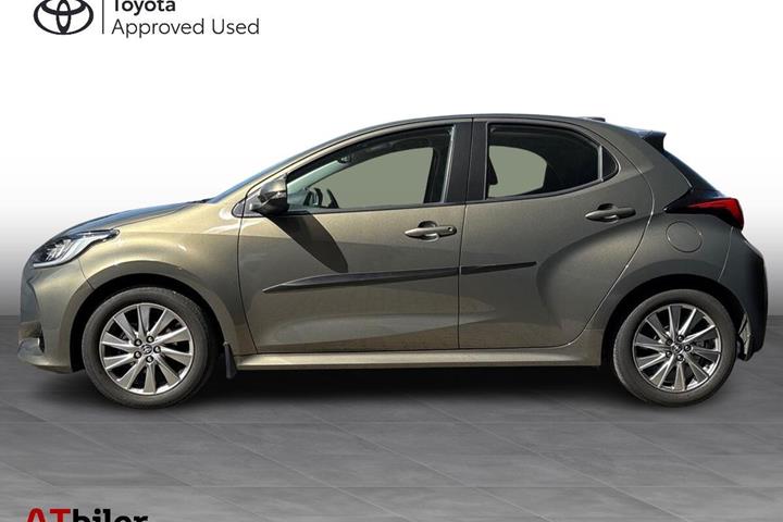 Bronze Toyota Yaris fra 2022